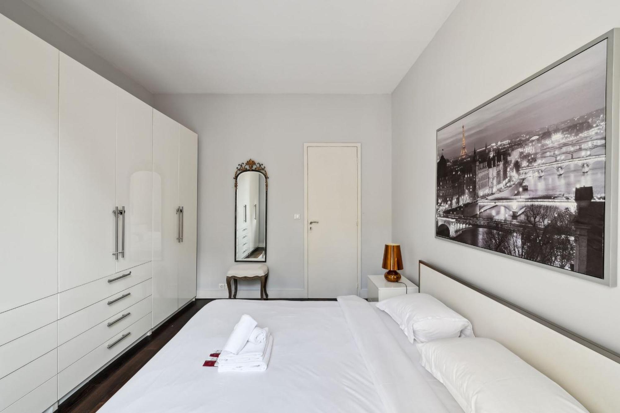 Champs-Elysees & Arc De Triomphe - Cityapartmentstay Paris Exterior foto